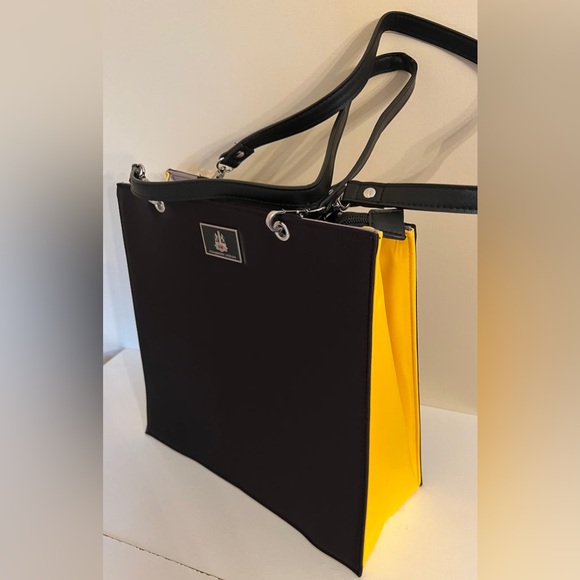 NWOT PANQQBORN DESIGN BLACK AND GOLD COMPUTER BAG - Picture 4 of 10